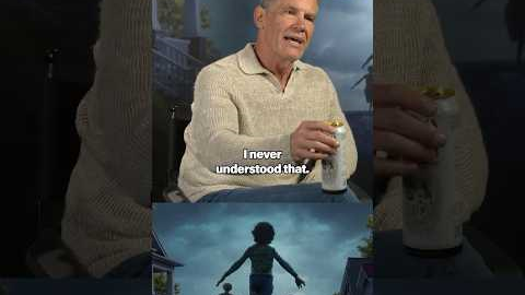 Even Josh Brolin Is Freaked Out By The Way The Kids Hold Out Their Arms In 'Weapons'